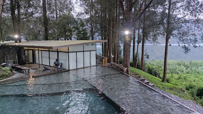 Danau Lau Kawar Berastagi Sumatera Utara danau di kaki Gunung Sinabung destinasi wisata alam Karo