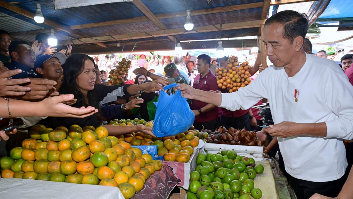 Pasar Buah Berastagi – Surga Buah Segar Khas Dataran Tinggi Karo di Berastagi