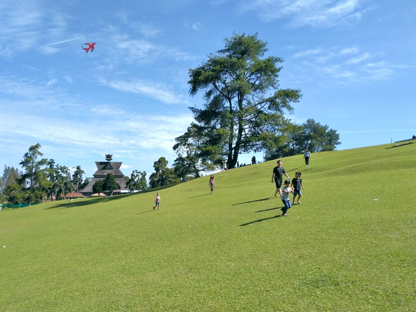 Bukit Kubu Berastagi – Tempat Piknik Favorit di Kaki Gunung di Berastagi